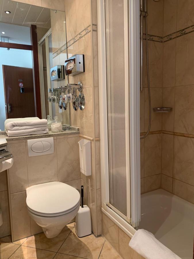 Private Suite Im Gebaeude Des Graf Eberhard Hotels Bad Urach Buitenkant foto